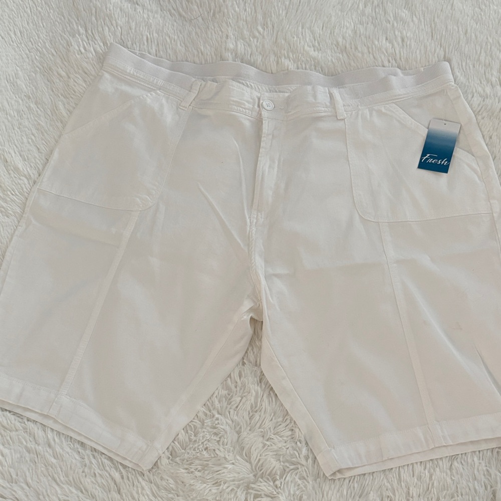 White Women’s Size 16 Shorts NWT Fresh - Picture 2 of 14
